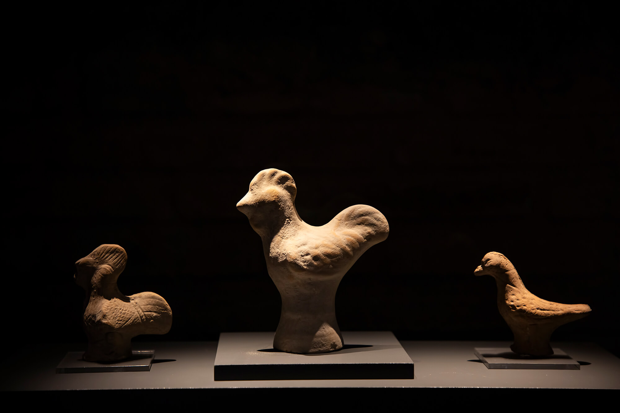 Genuine art objects for authenticity analysis